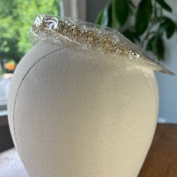NWT Symphony Bridal Headpiece Round Gold with Rhinestone/Pearl main image 6